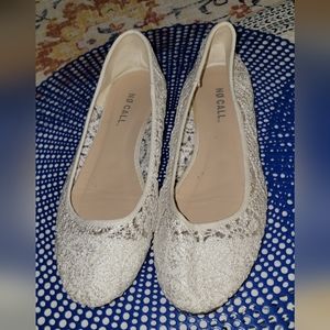 A bundle of womens summer flats